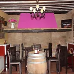 Hotel Plaza De Toros De Almaden