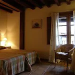 Hostal Rural Luna Y Lunaposada