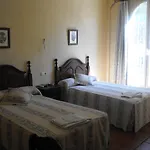 Hostal Nicol\'s