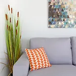 Renthas Calabeach Apartment