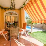 Habitaciones en Casa Céntrica con piscina