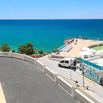 Uhc Paradis Apartments