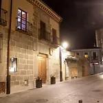 El Encanto Hotel & Cafeteria