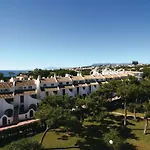 Cozy Apartment In Calahonda With Wifi