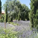 La Aldea Colorada