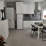 Relax And Enjoy In Brand New Beach Apartment I
