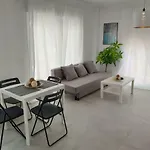 Relax And Enjoy In Brand New Beach Apartment I