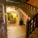 Casas Herrenales De Ulaca