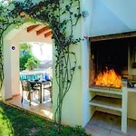 Villa Sargantana Negra