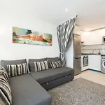 Yumbo Movida Accommodation