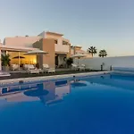 Villa White Whale