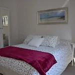 La Casa Junto a la Catedral