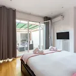 1229 - Awesome City Center Apartment With Terrace