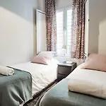 Arenal Carreteria Deluxe Suites By Valcambre