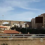 V.U.T. Puente La Reina