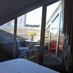 A Casa Rosa- Atico En El Centro De Vigo