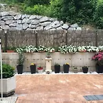 Apartamento con jardin