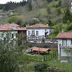 Ea Playa Montana45\'Guggemhein A 200M Andando Playa Y Del Centro Pueblo