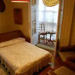 Comfortable House Center