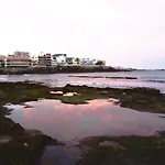 Estudio con encanto en la playa (aptos.salinetas)