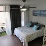 Estudio con encanto en la playa (aptos.salinetas)