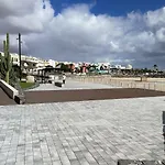 1V - Luxury Apartment Near Beach