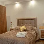 Apartamentos Cantareria, Rosa Mosqueta