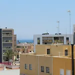 *Fantastico apartamento en el centro de Roquetas*