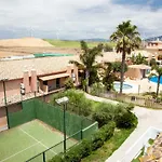 Akutuna - Casa Familiar con Piscina , Garaje&Pista de Padel