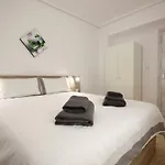 Un Impresionante Apartamento Cerca De La Playa/An Impressive Apartment Near The Beach.