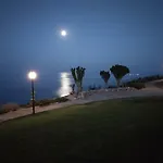 Vistas Infinitas Sobre El Mar-Infinite Views On The Sea