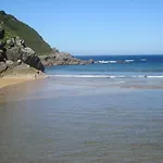 Ea Playa Montana45\'Guggemhein A 200M Andando Playa Y Del Centro Pueblo