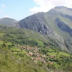 Hotel Rural Llerau