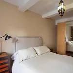 Bed & Center