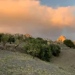 La Casita Blanca- La Almona Chica