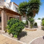 Belvilla By Oyo Casa Crispin