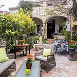 The House @ Tormos