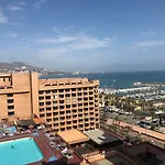 Apartamento Torre II Las Palmeras mit seitlichem Meerblick und Pool in Fuengirola