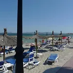 Minutes To The Beach