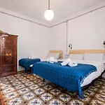 B42 - Modernist Apartment For Large Groups In Eixample