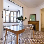 B42 - Modernist Apartment For Large Groups In Eixample