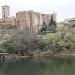 Puente Viejo De Buitrago Casa Roble