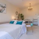 Lumbreras Deluxe Suite by Valcambre