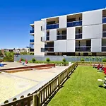 Paradise Village Hogaristic