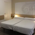Deluxe Hostels & Suites Merida