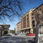 Royalty, Vivienda Turistica