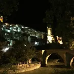 La Cueva Delola