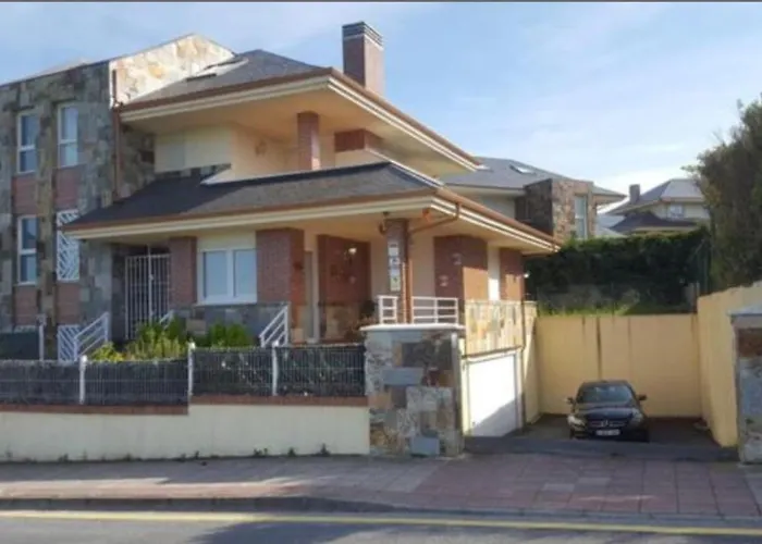 Chalet Adosado Con Encanto Junto Al Mar, En Castro Urdiales