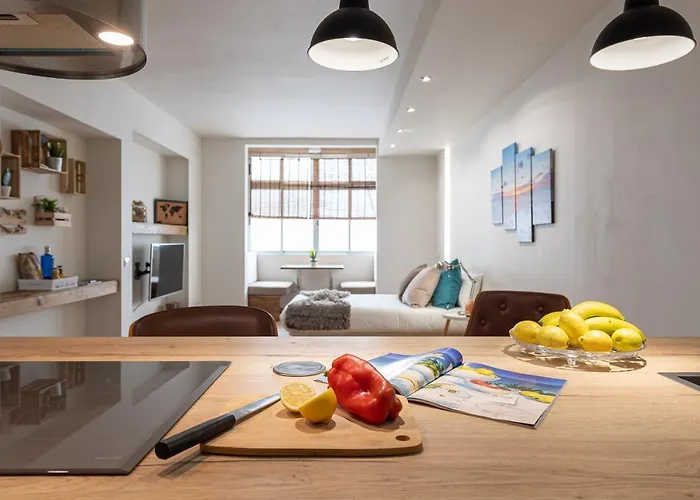 Moderno Estudio Junto A Plaza De Espana