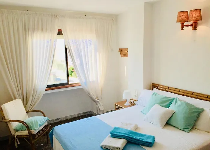 Peaceful Apartment In A Beachfront Complex